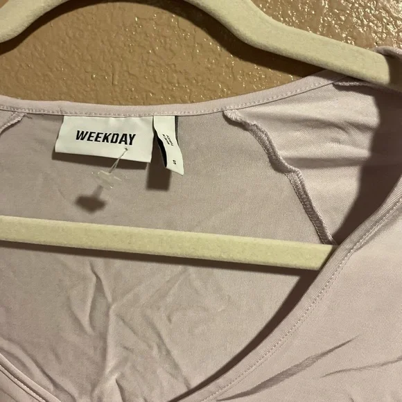 Weekday Lavender Contour Cropped Nicole Cardigan Style Longsleeve A1 - Picture 3 of 3